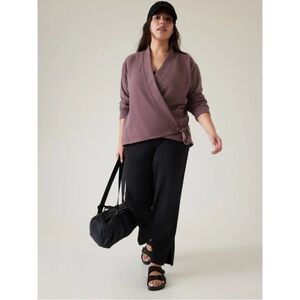 Athleta Retroterry Wrap Sweatshirt - Damask
Mauve XL Cozy Casual‎ Athleisure